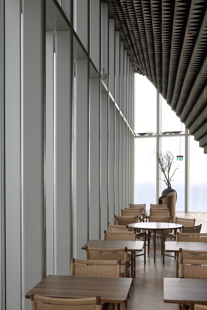 Restaurant Bavn. Snedkermøbler fra Malte Gormsen designet af Space Copenhagen